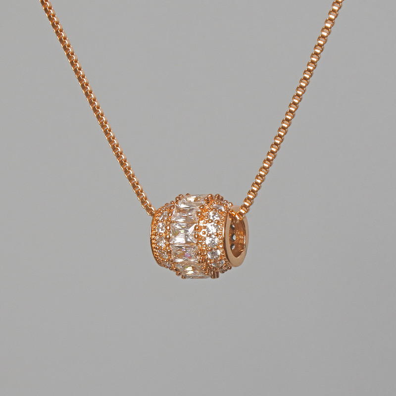 Xuping chain with a pendant featuring white rhinestones and crystals, diameter 8.5×9 mm, length 39–45 cm, thickness 1 mm