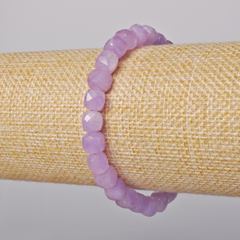 Lavender Amethyst Bracelet, natural stone, faceted cube, diameter 6 mm ±, length 18 cm ± (stretch)