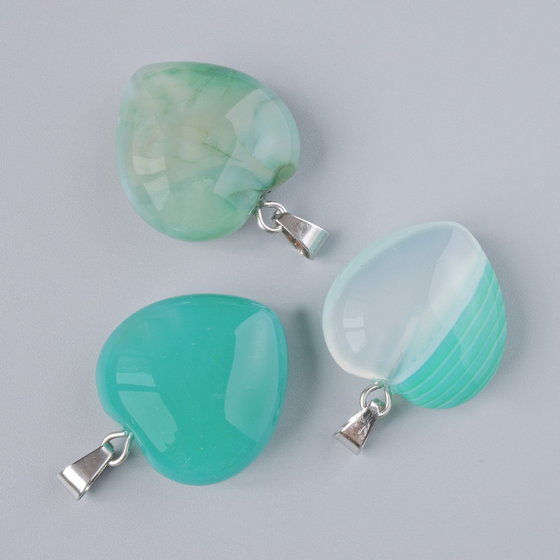 Pendant 'Heart' Green Agate Natural Stone, diameter 20x20x9 mm +-, length 28 mm +-