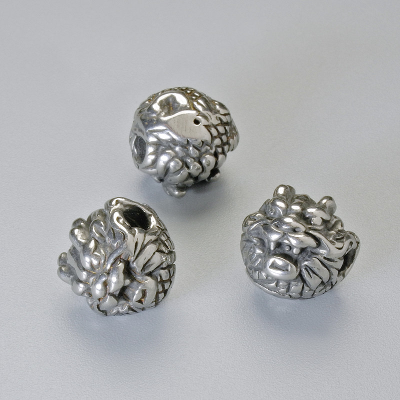 Bead-insert 'Dragon', 10×10 mm diameter ±, hole diameter 2.4 mm, silvery metal color, 1 piece