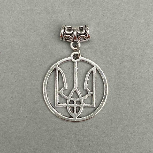 Pendant 'Coat of Arms', diameter 25 mm ±, length 40 mm ±, silver-colored metal