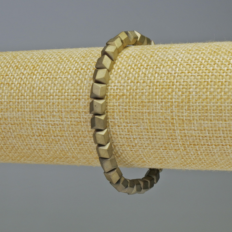 Hematite Bracelet with Hexagons – Zigzag Khaki Matte Color, 6x6 mm Hexagon Diameter, 18 cm Length, Stretch