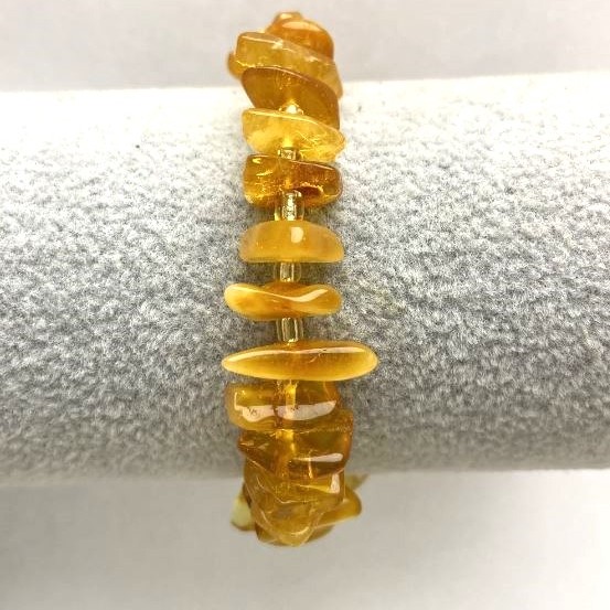 Amber Chip Bracelet, 9–12×2–4 mm, with Seed Beads, 18 cm, elastic
