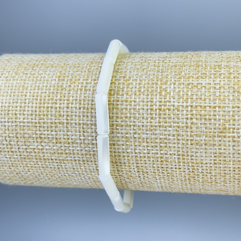 Stretch bracelet with cylindrical mother-of-pearl beads, diameter 13×4 mm, length 18 cm