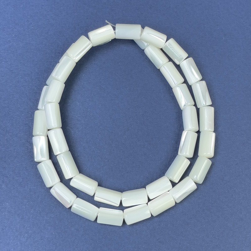 Mother-of-Pearl Beads on Beading Thread, Briolette Cut, Diameter 10x6 mm, Length 39 cm ±
