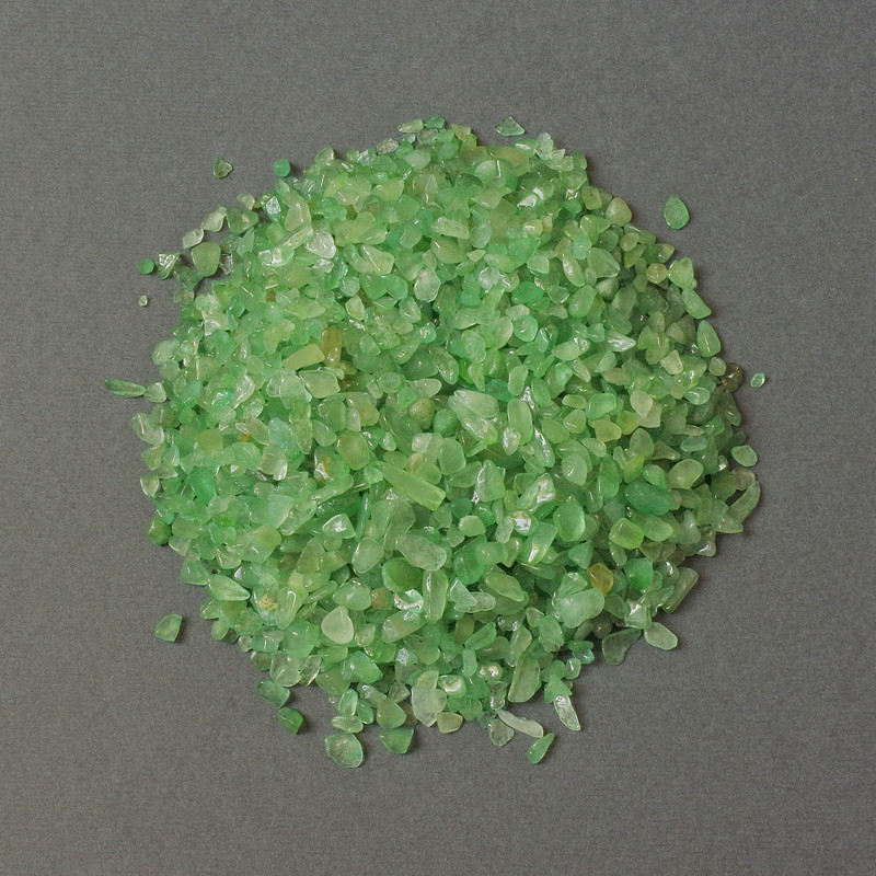 Natural Jade Chip, Undrilled, 3–7×2–4 mm ± (per 100 g ±)