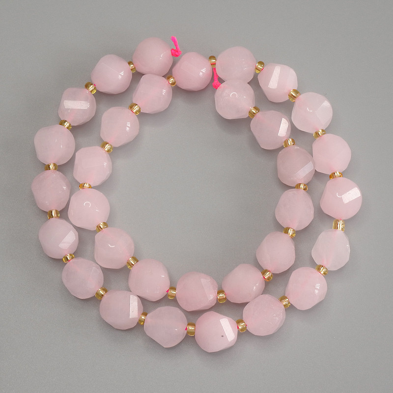 Beads of Pink Quartz, Faceted Diamond-shaped, size 10×8 mm, 5 mm +/- with 3 mm seed beads +/-, length about 37 cm on thread