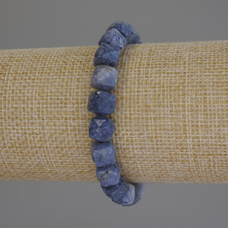 Stretch Sponge Coral Bracelet with Faceted Cube Beads, 8 mm Diameter ±, 18 cm Length ±