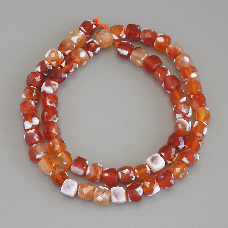 Faceted Agate Beads Cube, 7x7 mm, on thread, length 40 cm+