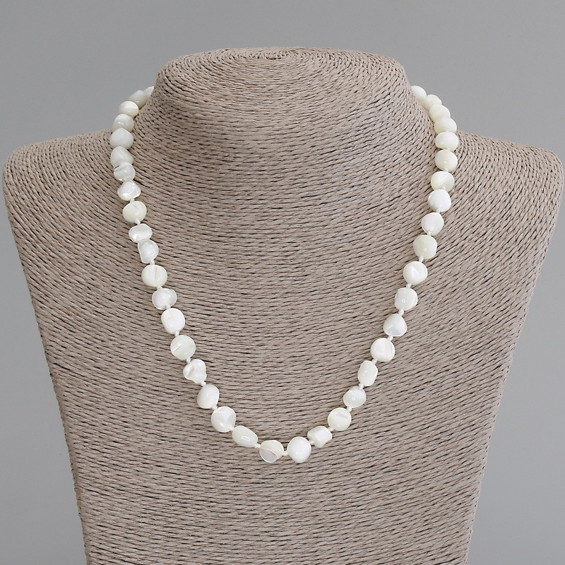 Mother-of-P pearl nugget necklace, diameter 8x8mm, length 45cm, with clasp