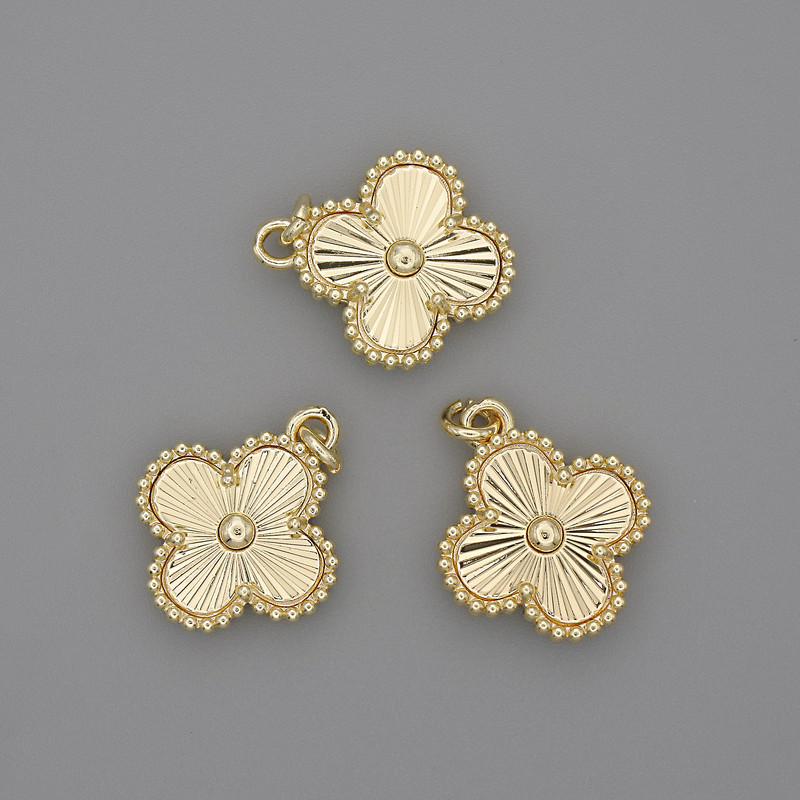 Shamrock Pendant 14×14 mm, 17 mm length, golden metal