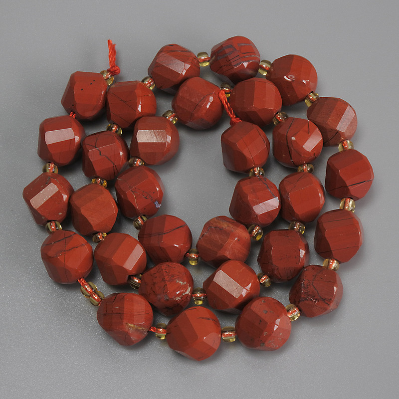 Red Jasper Beads, Faceted Diamond Shape, 10x9 mm, 3 mm Seed Beads, 39 cm Length on Thread