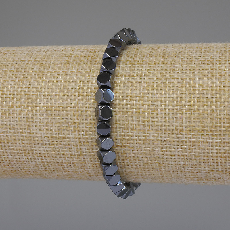 Bracelet with faceted hematite cubes, 5x5x5 mm, 5 mm diameter ±, 18 cm length stretch
