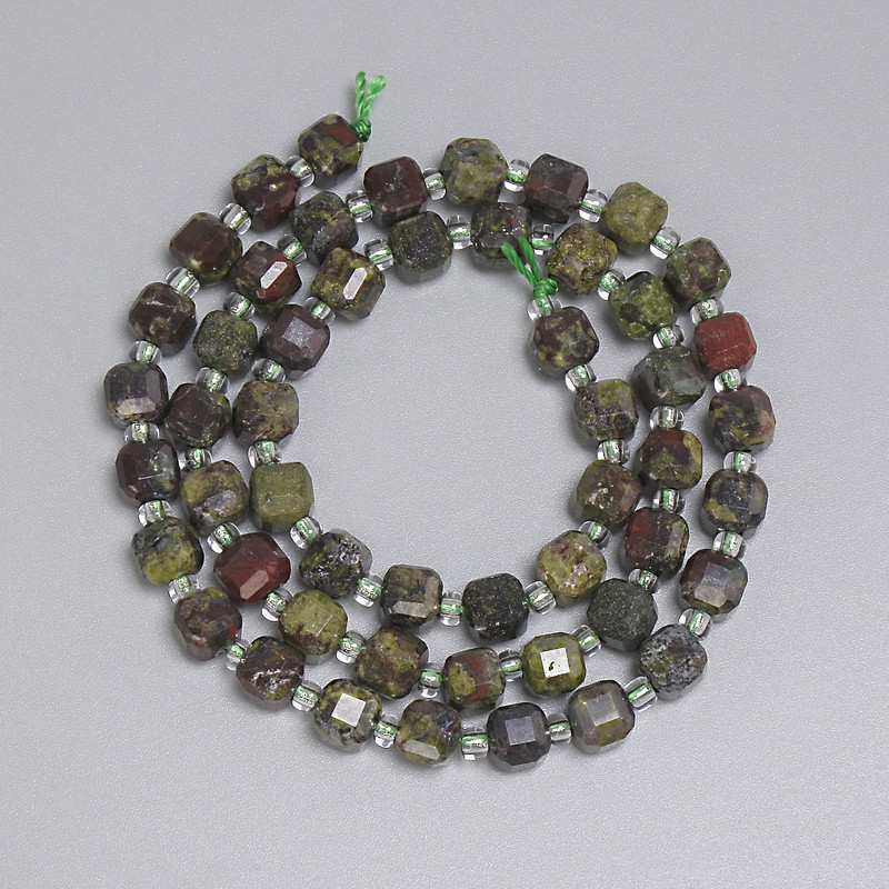 Dragon Blood Jasper Beads: Faceted Cubes 5x5 mm ±, Seed Beads 3 mm ±, Length 38 cm ± on Thread