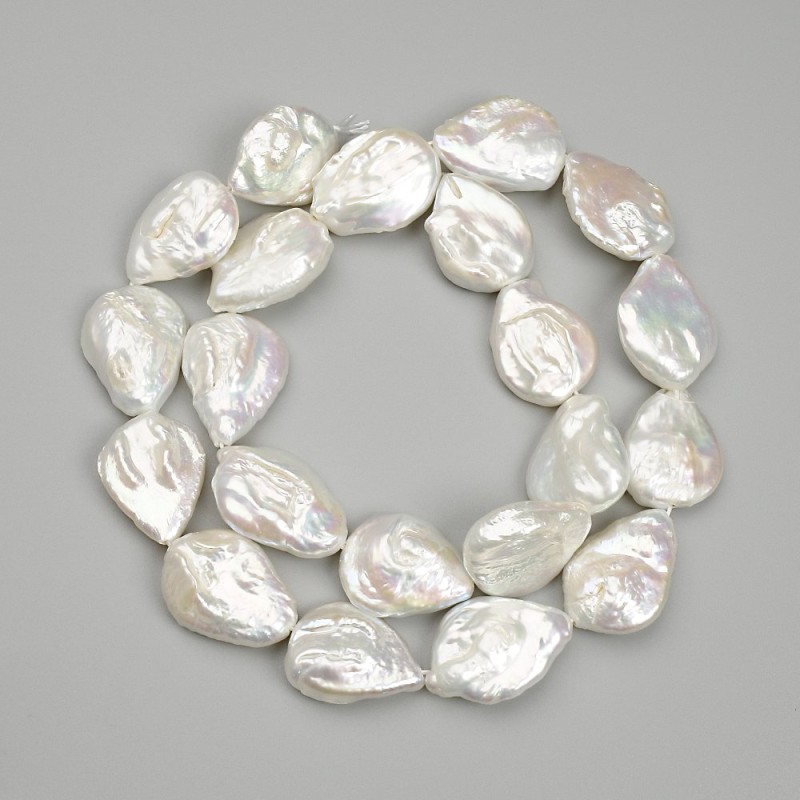 Baroque pearls on a strand with a gasoline tint, diameter 19-21×14-14, 5 mm ±, length 39 cm+