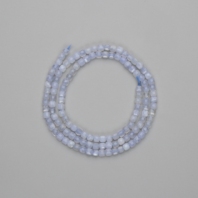 Blue agate beads, faceted cube 3x3 mm, 39 cm length on thread