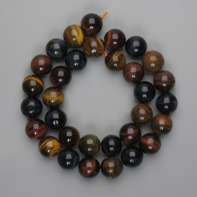 Beads of Bull's Eye, Tiger's Eye, Hawk's Eye, smooth round beads 12 mm, length approximately 39 cm