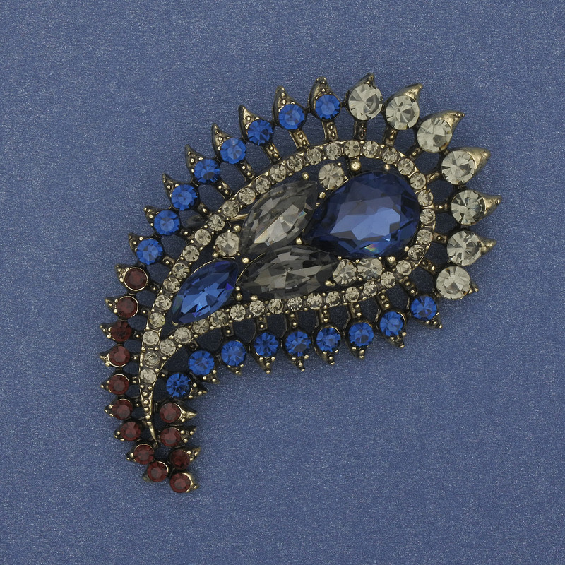 Accent Brooch with Crystals in Gold-Tone Metal