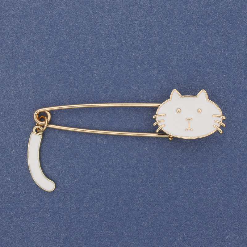Cat-shaped brooch pin, 62 × 16–30 mm, gold-tone