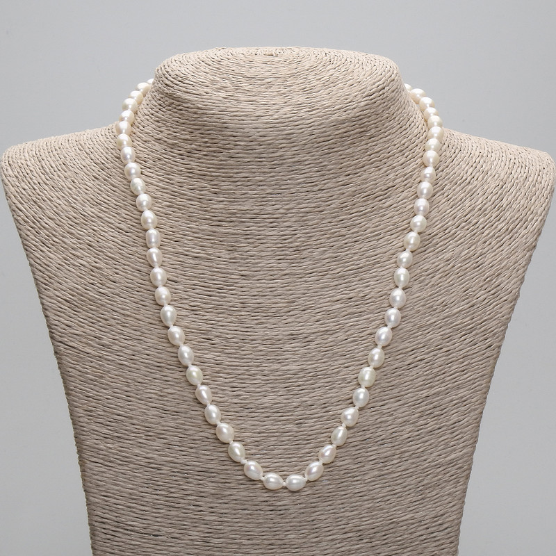 Necklace of natural freshwater pearls, 7.5–8×6 mm, length 45 cm ± 5 cm with extender chain