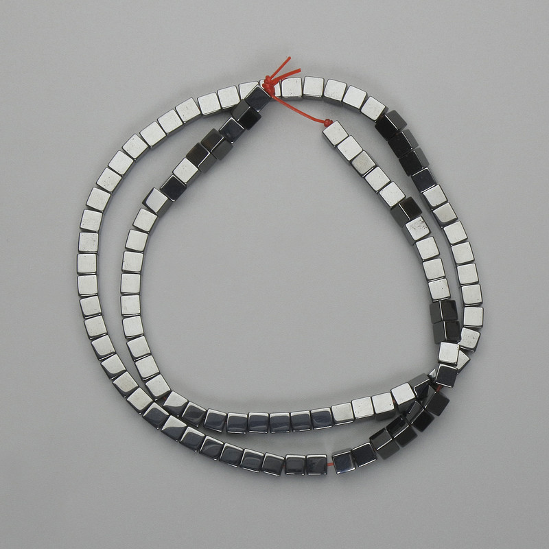 Hematite cube beads 4×4 mm ±, length 40 cm ±