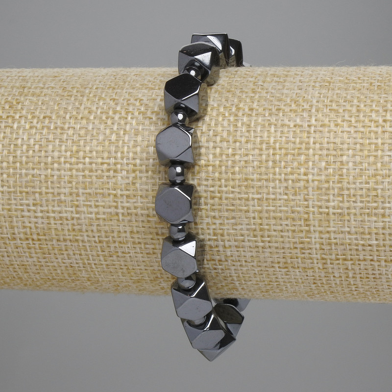 Hematite Faceted Bracelet, 7.5×8 mm beads, 4 mm accent beads, stretch length 18 cm