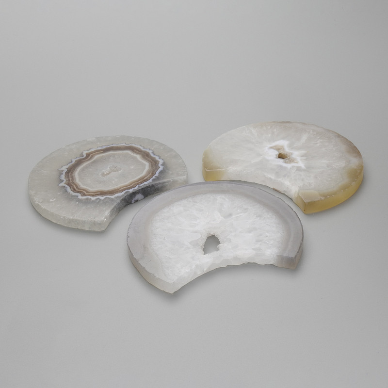 Natural agate slice souvenir plate, diameter 75-90 mm ±, assorted sizes, weight from 80 g, price per 100 g
