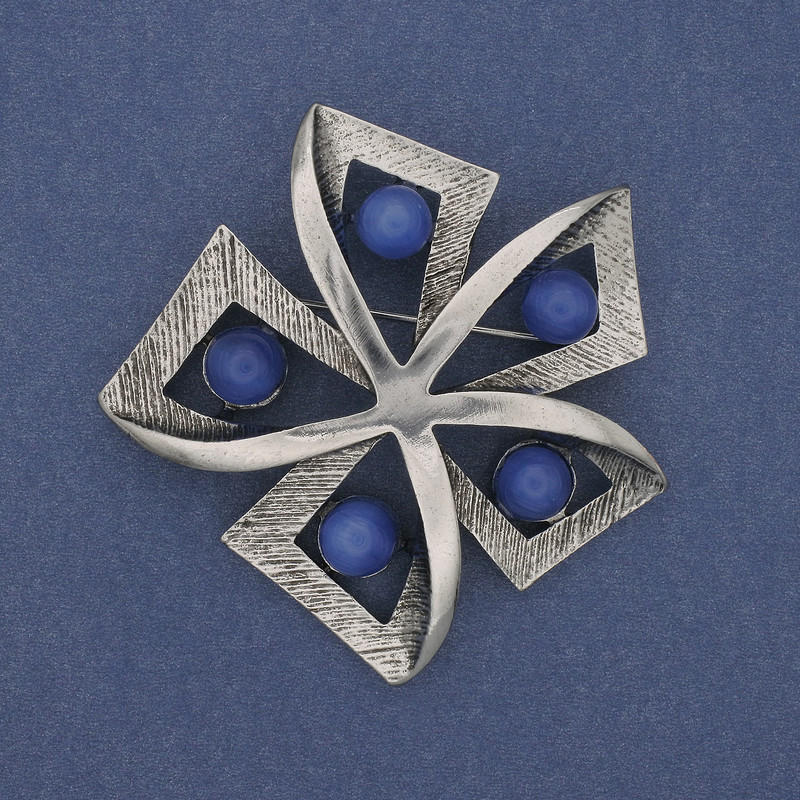 Accent Brooch with Blue Cat's Eye Silver-Tone Metal 60mm+