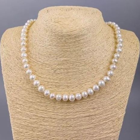 Necklace of freshwater pearls, round, diameter 8-9×7 mm ±, length 45 cm ±, with clasp