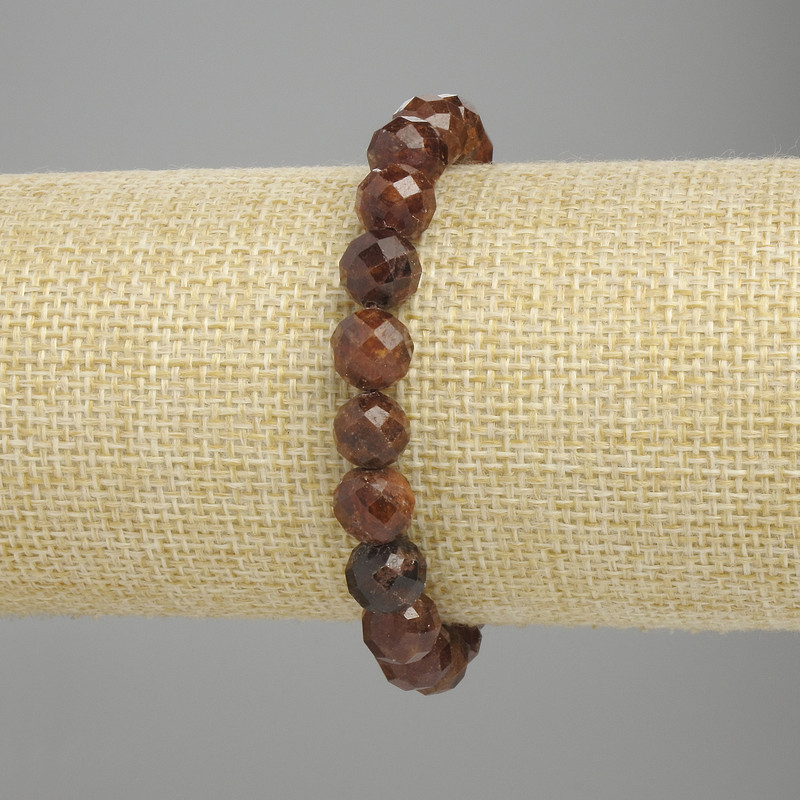 Garnet Hessonite Bracelet with Faceted Beads, 8 mm Diameter, 18 cm Length ± Stretch