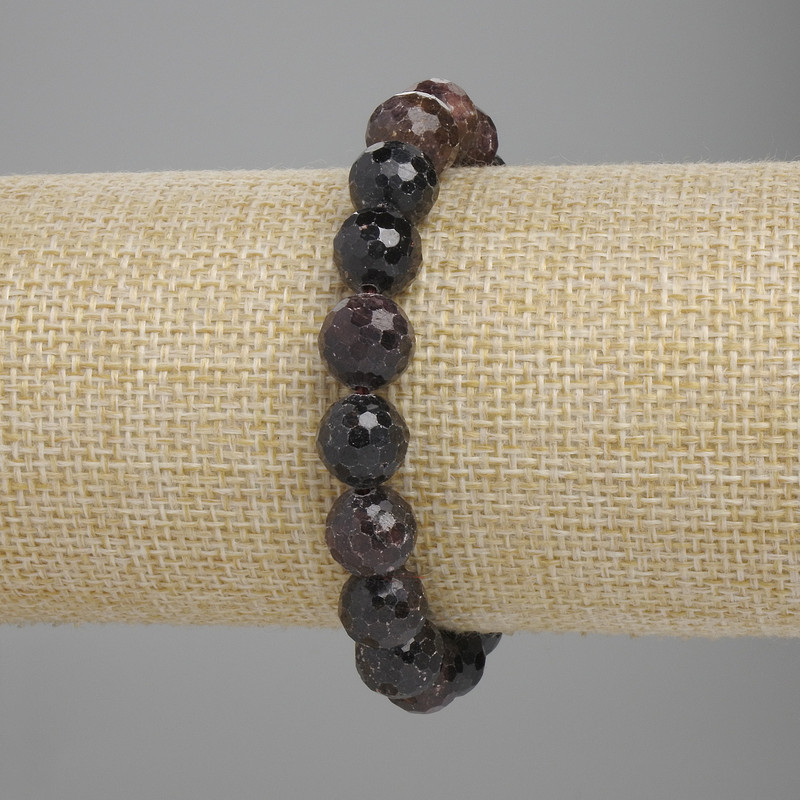Garnet bracelet with faceted beads, 10 mm diameter, 18 cm length, stretch bracelet