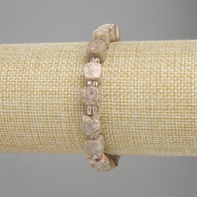 Pisolite Bracelet with Faceted Cubes, 8x8 mm, 3 mm Seed Beads, 18 cm Length, Stretch