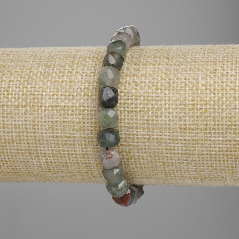 Red Jasper Bracelet with Faceted Cubes 7×7 mm, 18 cm Stretch