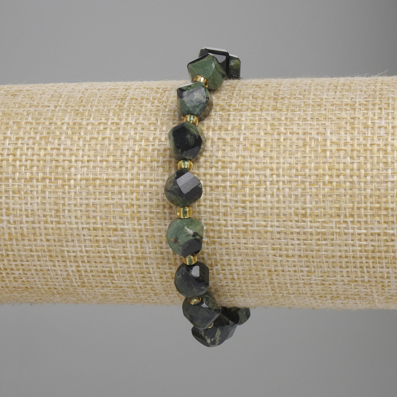 Bracelet Ocean Jasper Faceted Diamond-Shaped Beads 7×7 mm +/- Seed Beads 3 mm, Length 18 cm +/- Stretch