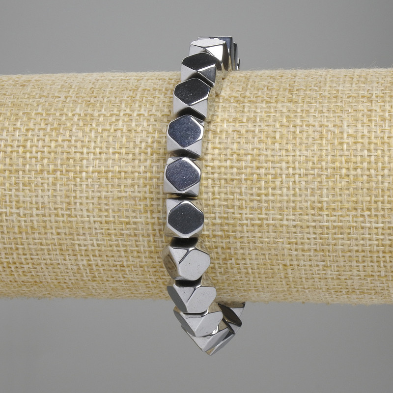 Hematite bracelet with faceted beads 8x8 mm ±, silver color, length 18 cm ±, stretch