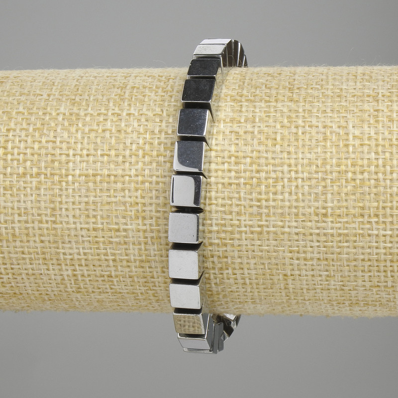 Hematite Cube Bracelet, 6×6 mm Cubes, Silver Color, 18 cm, Stretch