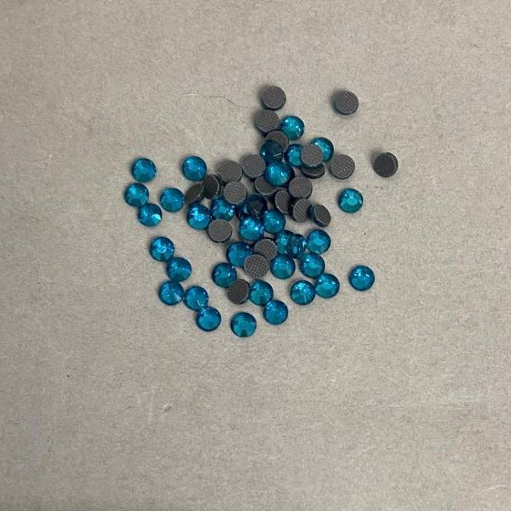 Blue non-hotfix rhinestones, 4 mm diameter, pack 35 g (±)