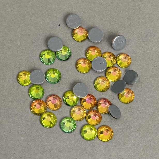 Multicolor rhinestones with self-adhesive backing, diameter 6 mm ± packaging 295 g (±)
