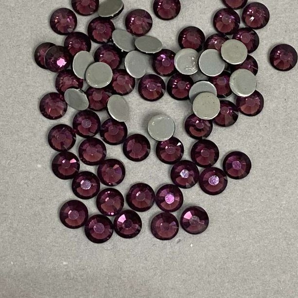 Purple cold-set rhinestones, 6 mm diameter, packaged 340 g (±)