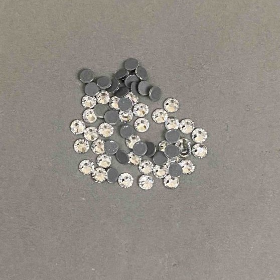 Rhinestones for cold-fixation, white color, 5 mm diameter ±, packaging 290 g (±)