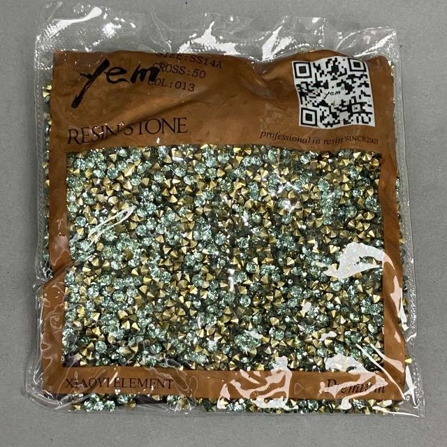Blue rhinestones, 4 mm diameter ±, packaging 75 g