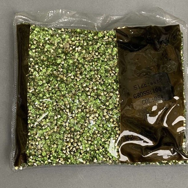 Green rhinestones, 3 mm diameter, pack 105 g (±)