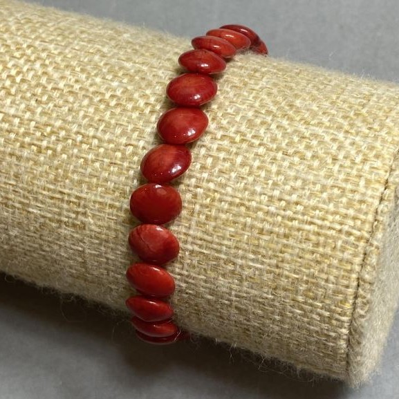 Coin-shaped Coral Bracelet 8 mm ±, length 18 cm ±, Stretch