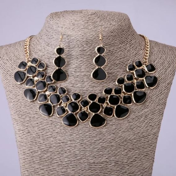 Necklace and Earrings Set in Black Enamel, Length 46–52 cm