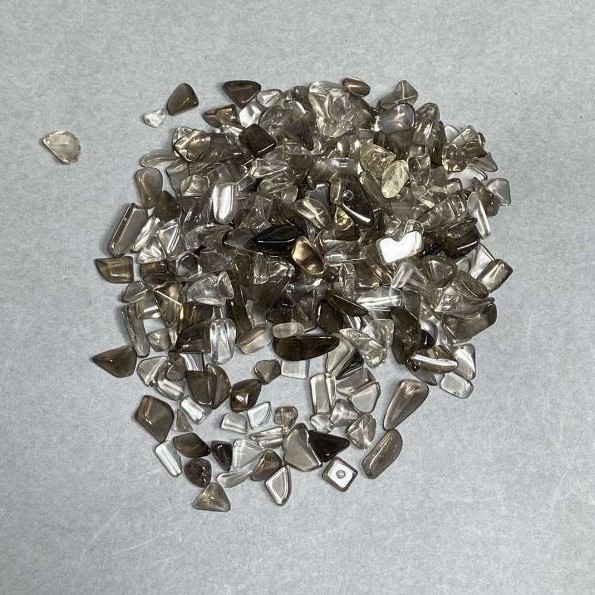 Smoky Quartz Chips, Undrilled 2–12×3–5 mm ± (per 100 g ±)
