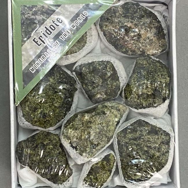 Epidote Souvenir Stone Assortment 9×8 cm+
