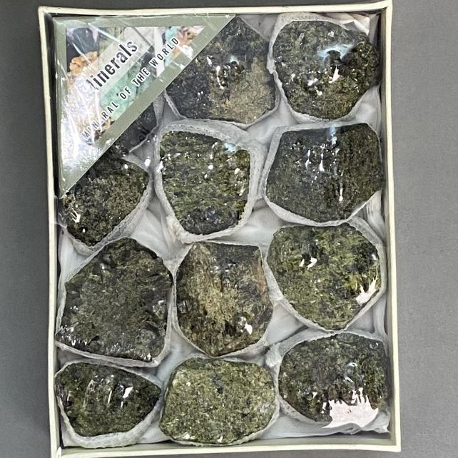 Assorted Epidote Stone, sizes (price per box) 17x13 cm+