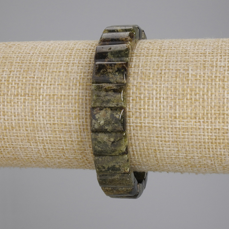 Bracelet with natural Grossular Garnet — link beads 13×9 mm, length 18 cm, stretch