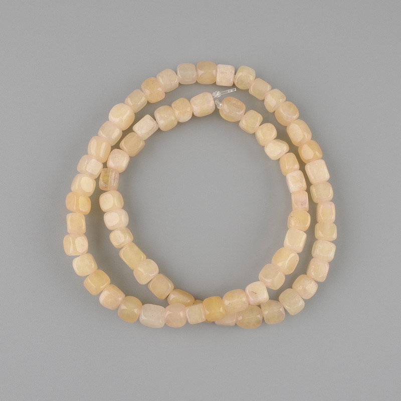 Citrine cube beads, 5×5 mm, 38 cm length on thread