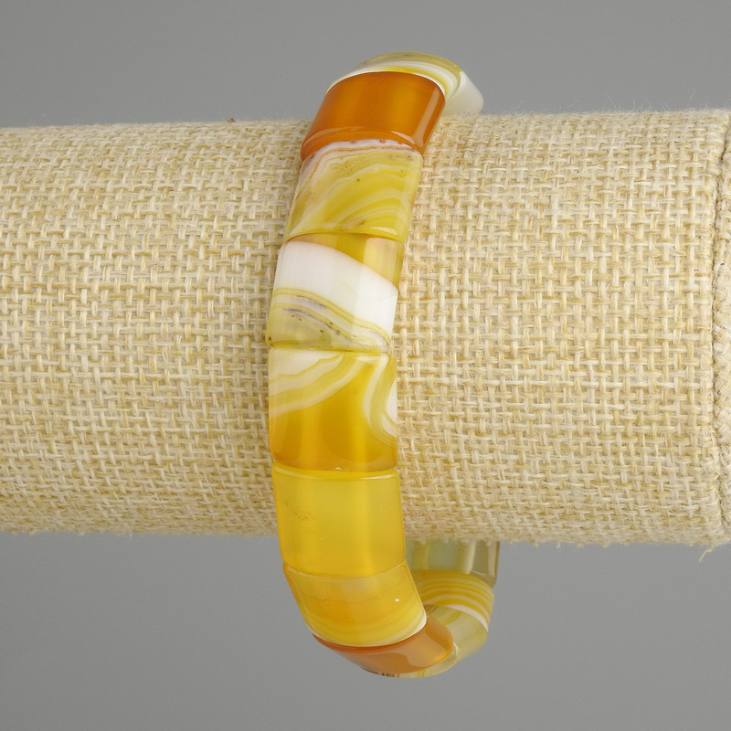 Agate bracelet with smooth links, diameter about 15×12–13 mm, length 18 cm, stretch bracelet